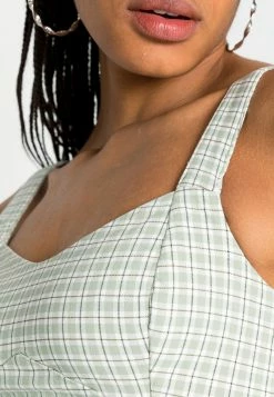 Hollister Co. BUST CUP BARE SET - Bluse - Green Plaid | Damen -Hollister Geschäft 11ce0237ac5644808df1f689faf91ee4