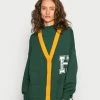 Hollister Co. VARSITY LONGER LENGTH CARDI - Strickjacke - Pine Needle | Damen -Hollister Geschäft 1cf8e32d44c74734a785465da6fd513d