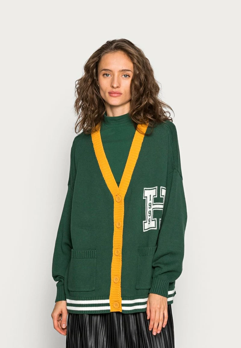 Hollister Co. VARSITY LONGER LENGTH CARDI - Strickjacke - Pine Needle | Damen 3 Hollister Co. VARSITY LONGER LENGTH CARDI - Strickjacke - Pine Needle | Damen
