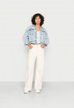 Hollister Geschäft -Hollister Geschäft 1d36fb7ac5504afaabccf2cce872833c