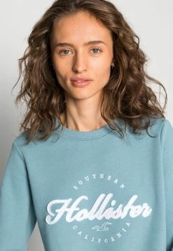 Hollister Co. LOGO CREW - Sweatshirt - Smoke Blue | Damen -Hollister Geschäft 1dbdbf8d43594ac29cb7ac42618b7b10