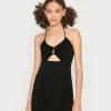 Hollister Co. FRONT CUTOUT DRESS - Jerseykleid - Black | Damen -Hollister Geschäft 23a8db23008546f587955095d8e18cb0