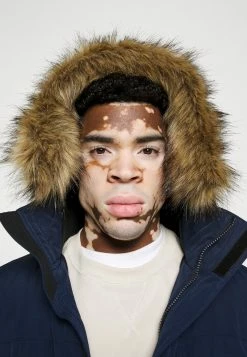 Hollister Co. EVERYDAY - Parka - Navy | Herren -Hollister Geschäft 2420070e8b9645188e6749619a90c941