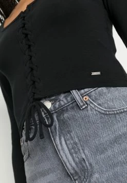 Hollister Co. Langarmshirt - Casual Black | Damen 11 Hollister Co. Langarmshirt - Casual Black | Damen -Hollister Geschäft 25f53ec7426642c29700c40c5c9cb5c3