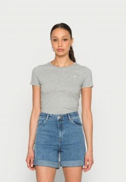 Hollister Co. SLIM CREW 3 PACK - T-Shirt Basic - White/grey/beetle | Damen 12 Hollister Co. SLIM CREW 3 PACK - T-Shirt Basic - White/grey/beetle | Damen -Hollister Geschäft 35fcc4409fc54eedb5fda7ad7553b8cd