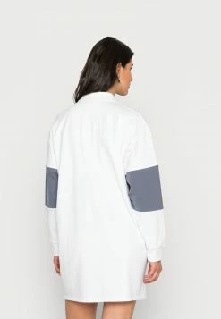 Hollister Co. RUGBY SHORT DRESS - Freizeitkleid - White Stripe | Damen 9 Hollister Co. RUGBY SHORT DRESS - Freizeitkleid - White Stripe | Damen -Hollister Geschäft 3e7b952508c84f43a8fe6002d7b9dcdb