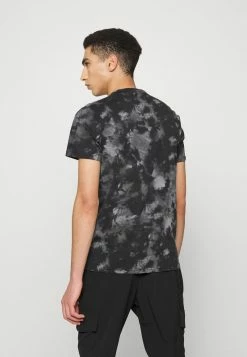 Hollister Co. CORE TECH - T-Shirt Print - Black | Herren -Hollister Geschäft 44297f755b5b486fa0cfb4ba7f609d3a