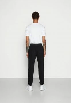 Hollister Co. CINCH - Jogginghose - Black | Herren 9 Hollister Co. CINCH - Jogginghose - Black | Herren -Hollister Geschäft 492d293174b74f5f8b5a4b192ef68e8c