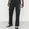 Hollister Co. TONAL TECH LOGO - Jogginghose - Black | Herren -Hollister Geschäft 4b9c27385303446aa78d42c3c0765e7d