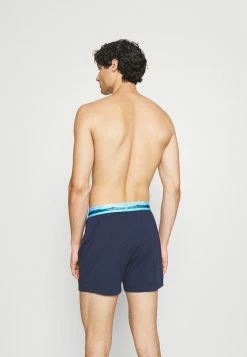 Hollister Geschäft -Hollister Geschäft 50b90988fc114096a81d57be97e7e658