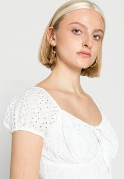 Hollister Co. RUCHED BUST - T-Shirt Print - White Eyelet | Damen -Hollister Geschäft 522d1e8f98d34a5d8b8daeaf8d9ea3c2