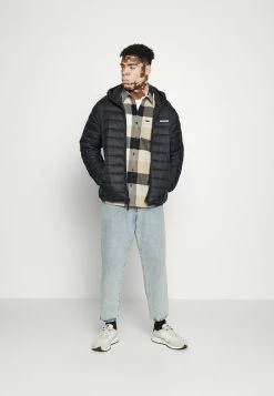 Hollister Geschäft -Hollister Geschäft 52c0a9bf280a4f83a793331bf4a907f7