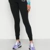 Hollister Co. LOGO FLEGGING - Jogginghose - Black Down The Leg | Damen -Hollister Geschäft 5a9e7d4ed0694c4aa89e3d72746a6ade