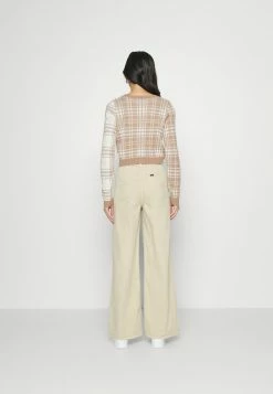 Hollister Co. Strickjacke - Neutral Plaid | Damen -Hollister Geschäft 5aaf07bc5b5341f1b02273702209444f