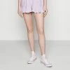 Hollister Co. CHAIN RUFFLE HEM - Shorts - Lavender Gingham | Damen -Hollister Geschäft 69b6b7422e7a4d21b876fdba41746b63