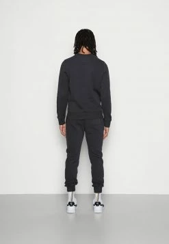 Hollister Co. FLEECE SCRIPT LOGO - Sweatshirt - Black | Herren 9 Hollister Co. FLEECE SCRIPT LOGO - Sweatshirt - Black | Herren -Hollister Geschäft 86cad0dfbf0f40b2b0dfdedc9b80e4ef