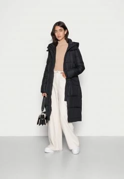 Hollister Geschäft -Hollister Geschäft 8cca3ac45fd54039944b131c8a7a53bb