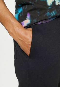 Hollister Co. GRAPHIC OUTFIT SET - Sweatshirt - Black | Herren -Hollister Geschäft 90b581e0527247f1b64f0d9d8bb5697e