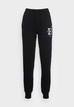 Hollister Co. TREND LOGO JOGGER - Jogginghose - Black Hip Hit | Damen 10 Hollister Co. TREND LOGO JOGGER - Jogginghose - Black Hip Hit | Damen -Hollister Geschäft 9658c6ee9d014f33a1226daaaa31c651