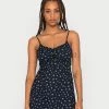 Hollister Co. WOVEN SIDE CUTOUT DRESS - Freizeitkleid - Navy Floral | Damen 1 Hollister Co. WOVEN SIDE CUTOUT DRESS - Freizeitkleid - Navy Floral | Damen -Hollister Geschäft a4eb7efb8bb841b6b297a2244a45da83
