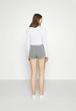 Hollister Co. CHAIN LOGO - Shorts - Grey | Damen 11 Hollister Co. CHAIN LOGO - Shorts - Grey | Damen -Hollister Geschäft af06df7a3c58415fb8a632294f101d54