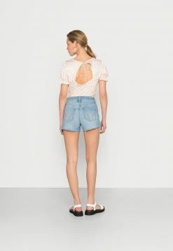 Hollister Co. CURVY MEDIUM DESTROY - Jeans Shorts - Blue Denim | Damen -Hollister Geschäft ba82ce1a743c47cc89ff2d2e67b953c9