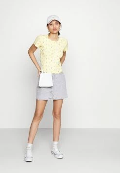 Hollister Co. LETTUCE BABY TEE - T-Shirt Print - Yellow | Damen 9 Hollister Co. LETTUCE BABY TEE - T-Shirt Print - Yellow | Damen -Hollister Geschäft c1b13c26cc1f4fbc9882d760c2e9b894