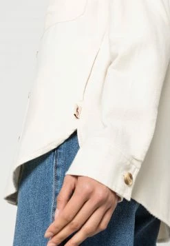 Hollister Co. Hemdbluse - Cream | Damen 11 Hollister Co. Hemdbluse - Cream | Damen -Hollister Geschäft c221c6459343413aaf5dd40894baa541