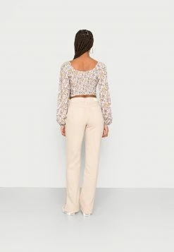 Hollister Co. UHR PINK SIDE SLIT 90S VINT - Jeans Relaxed Fit - Off White | Damen 9 Hollister Co. UHR PINK SIDE SLIT 90S VINT - Jeans Relaxed Fit - Off White | Damen -Hollister Geschäft c5fde6df8fbe448fb1814674a52715bb