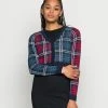 Hollister Co. CROP CARDI - Strickjacke - Dark Ground Plaid | Damen -Hollister Geschäft c7b3ffbe97664ed4a240b27bbf6bdbcd