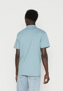 Hollister Co. ELEVATED MUST HAVE - Poloshirt - Medium Blue | Herren -Hollister Geschäft ccd392db7a5f481fb0688bfd915da45f