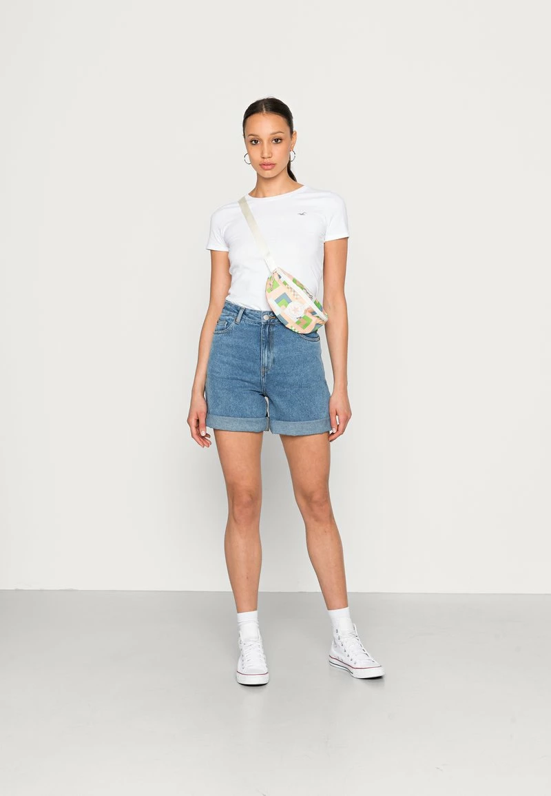 Hollister Co. SLIM CREW 3 PACK - T-Shirt Basic - White/grey/beetle | Damen 3 Hollister Co. SLIM CREW 3 PACK - T-Shirt Basic - White/grey/beetle | Damen