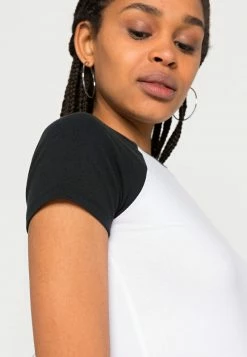 Hollister Co. BASEBALL RINGER - T-Shirt Print - Black/white | Damen -Hollister Geschäft d7b3b5fde57445b4b6b6aeb5a25eb6ef