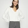 Hollister Co. FABBA V NECK - Strickpullover - White | Damen -Hollister Geschäft e0b9ea0d94f74341a9edee014c01394e
