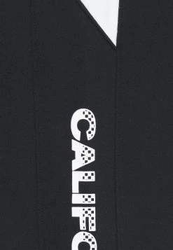 Hollister Co. RACING PRINT TREND DROP - Jogginghose - Black | Herren 7 Hollister Co. RACING PRINT TREND DROP - Jogginghose - Black | Herren -Hollister Geschäft e0f855f7de294f9dae90d0408f83bc64