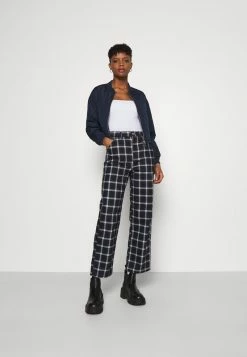 Hollister Co. STRAIGHT ACROSS 3 PACK - Top - White/red/black | Damen -Hollister Geschäft e181bbb054254757b1de41f875fb3db9