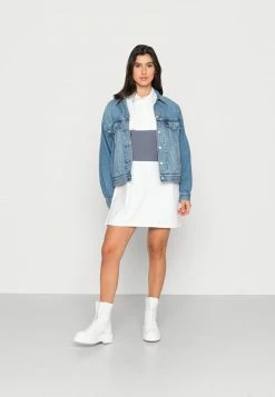 Hollister Co. RUGBY SHORT DRESS - Freizeitkleid - White Stripe | Damen 8 Hollister Co. RUGBY SHORT DRESS - Freizeitkleid - White Stripe | Damen -Hollister Geschäft eb65aad4396b4f78a614296cb666d58c