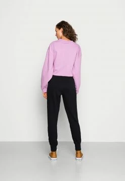 Hollister Co. TREND LOGO JOGGER - Jogginghose - Black Hip Hit | Damen 9 Hollister Co. TREND LOGO JOGGER - Jogginghose - Black Hip Hit | Damen -Hollister Geschäft f04c1c77da694a72b980eb82128dbcd3