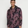 Hollister Co. WASH - Sweatshirt - Black/purple Wash | Herren -Hollister Geschäft f7e8fe70bb574da3b283f57cb99c2fb0