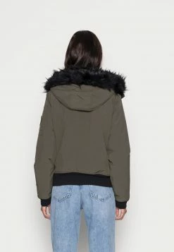 Hollister Co. ALL WEATHER - Winterjacke - Dusty Olive | Damen -Hollister Geschäft f9219ace1e5c493e810f249e8140a324